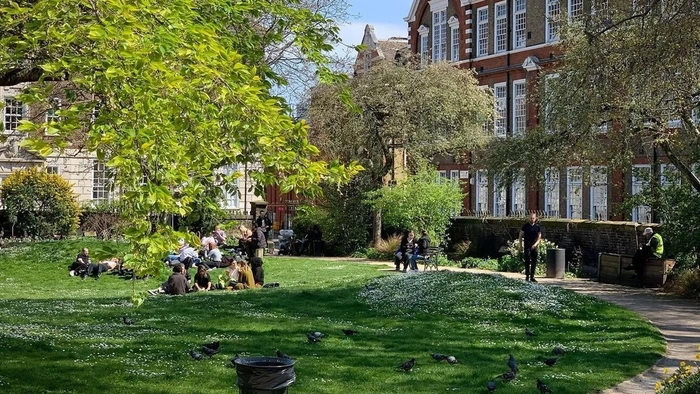 Garden at st johns waterloo 4ce1159a0707656d41030d81cc4532ce