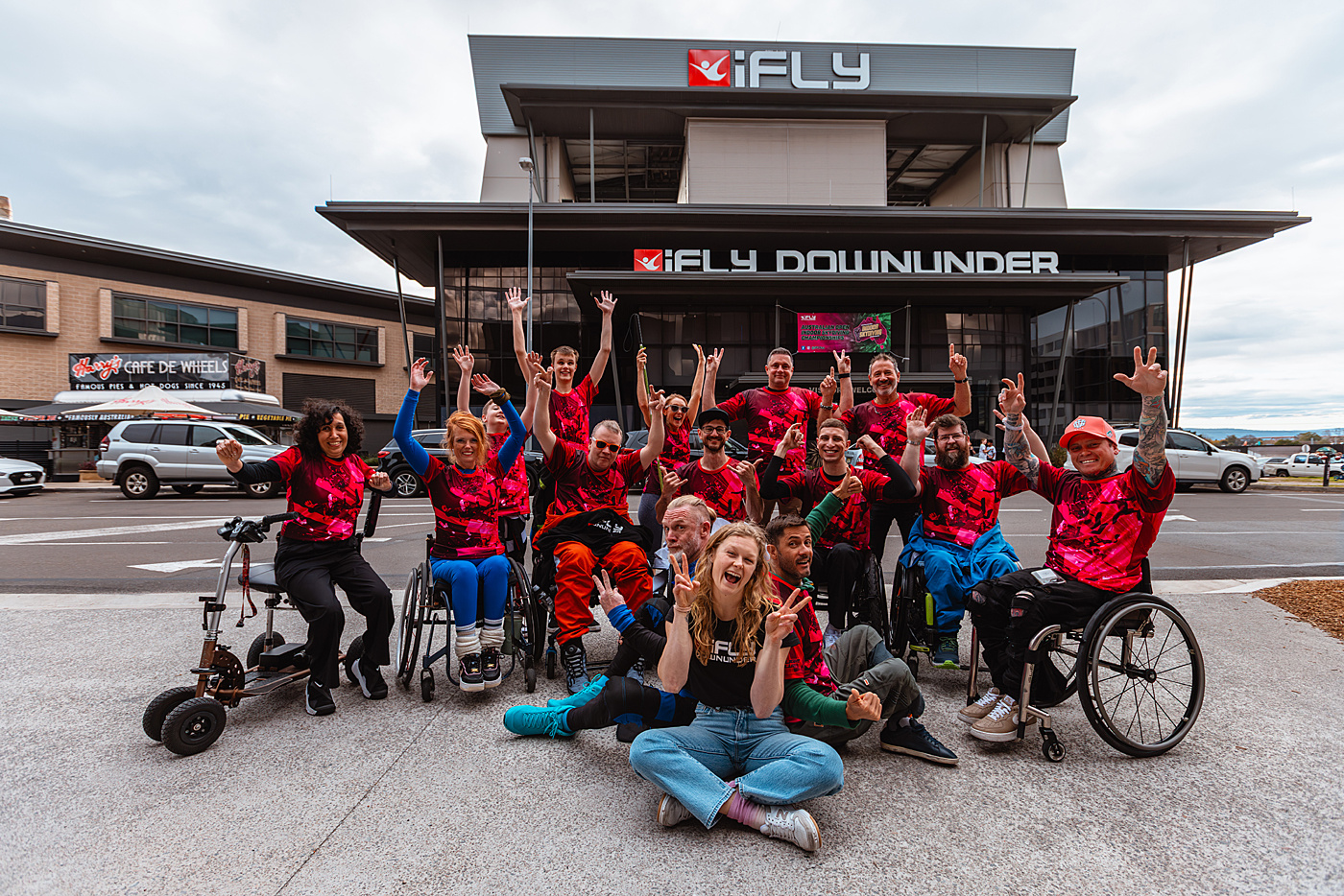 0 J6 A0908 small Handifly 2025