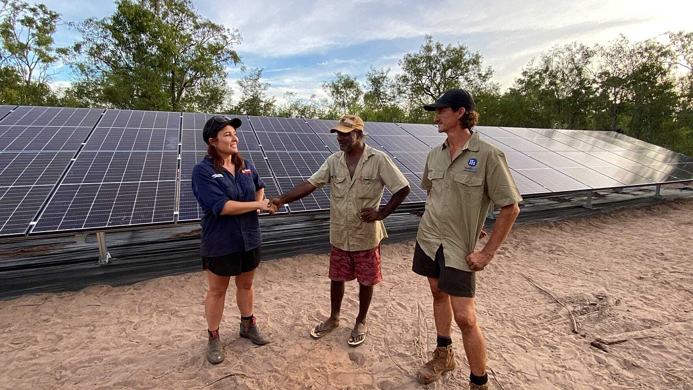 Twenty Mile solar homelands install84