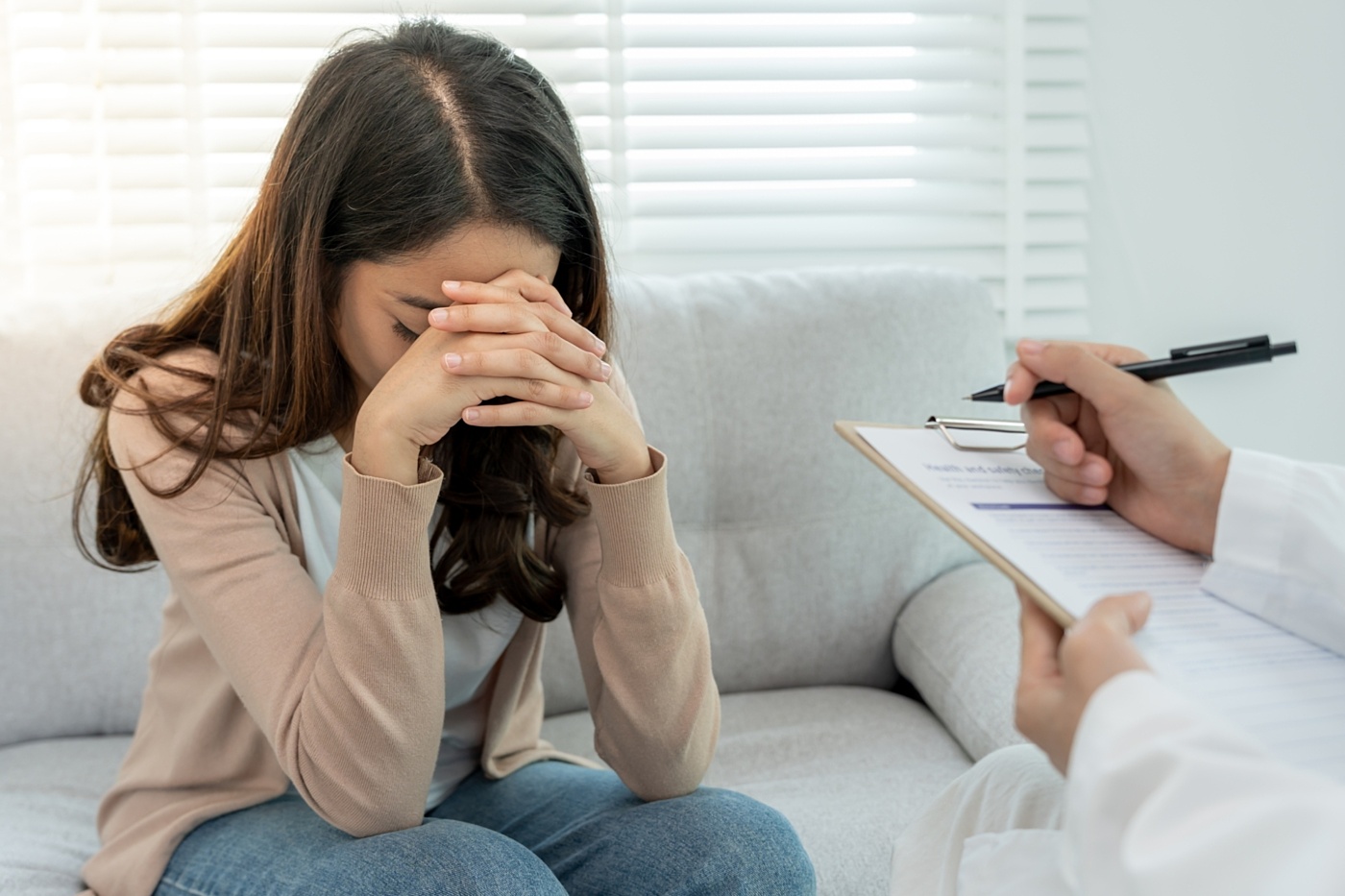 Shutterstock mental health diagnosis