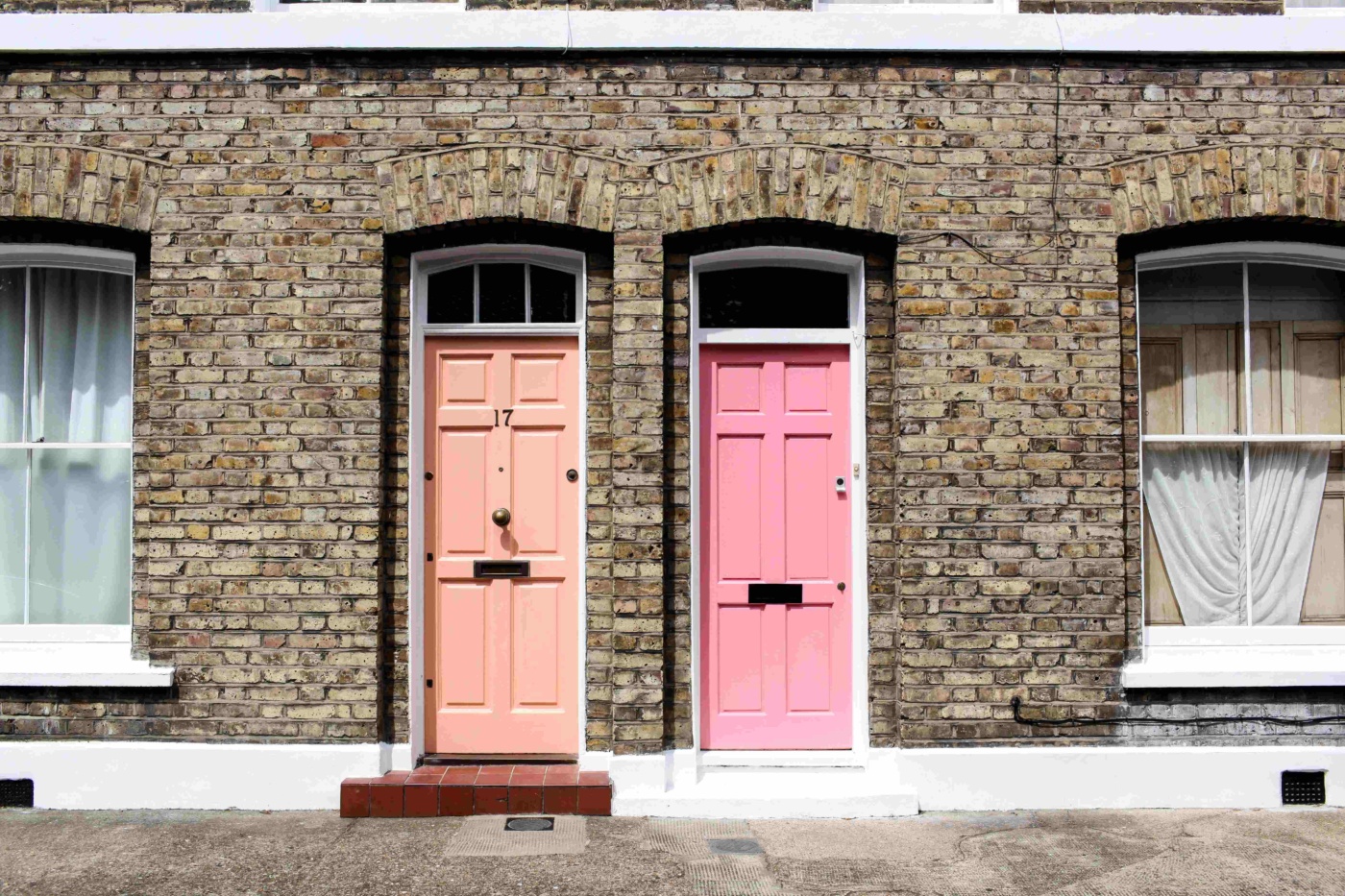 Door close neighbours