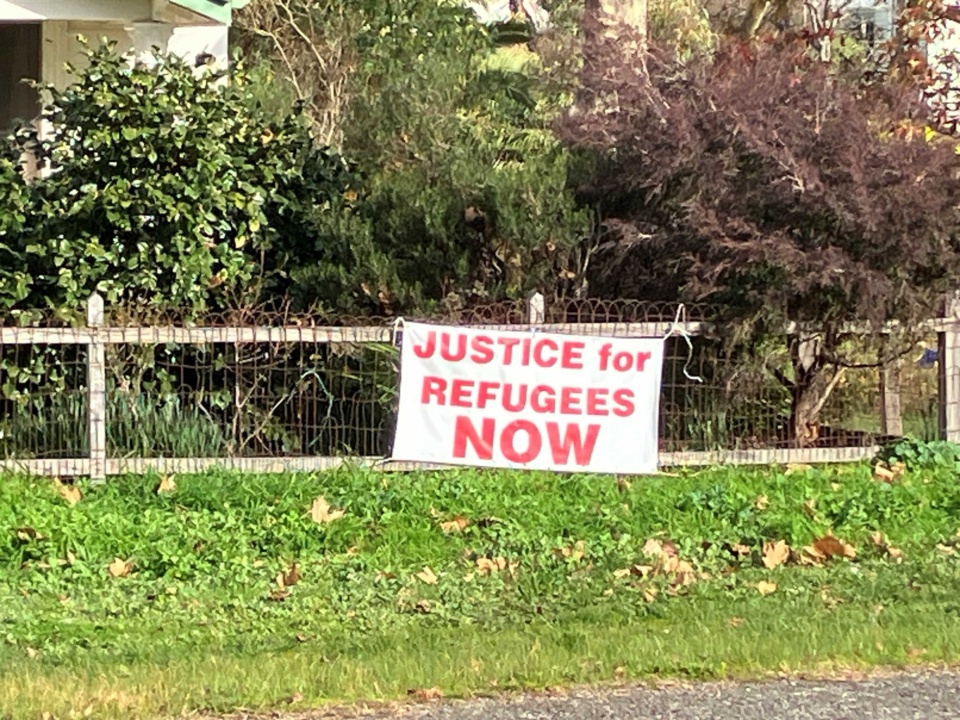Refugee sign Castlemaine